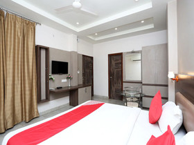 Hotel RP Grand Titanium by OYO Rooms