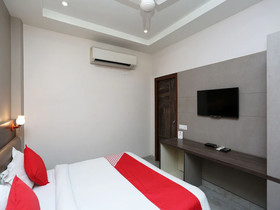 Hotel RP Grand Titanium by OYO Rooms