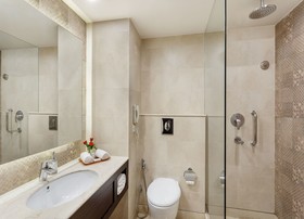 La Place Sarovar Portico