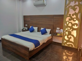 Lotus Hotel
