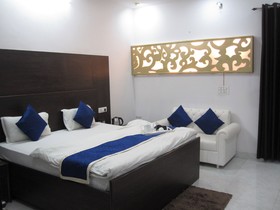 Lotus Hotel