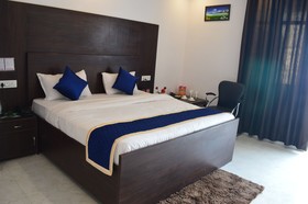 Lotus Hotel
