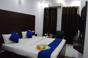 Lotus Hotel