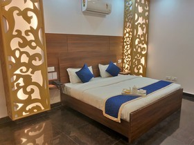 Lotus Hotel