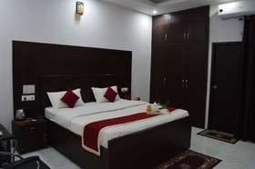 Lotus Hotel