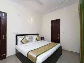 OYO 18375 Jd Palace