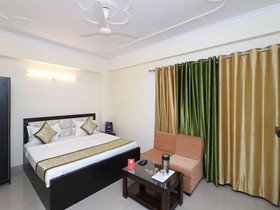OYO 18375 Jd Palace