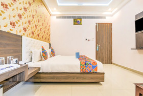 OYO 22356 Heaven Grand