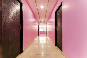 Hotel Rise by OYO Rooms
