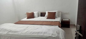 Brajdham Hotel Barsana