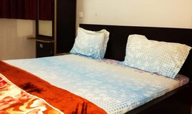 Goroomgo Goverdhan Palace Mathura