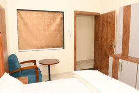 Super Townhouse Govardhan