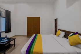 Hotels Om Pushp Residency By Treebo