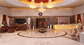 Nidhivan Sarovar Portico