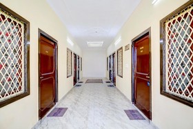 Hotel Dream House by OYO Rooms