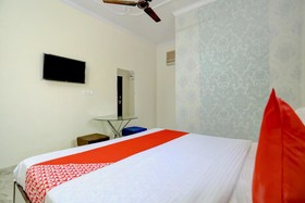 Hotel Dream House by OYO Rooms