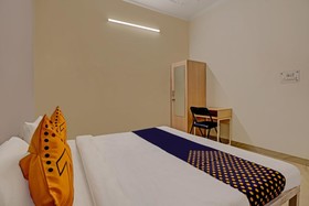 Hotel Grand Blue by OYO Rooms