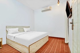 Hotel Larissa by OYO Rooms