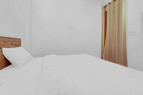 Hotel Larissa by OYO Rooms