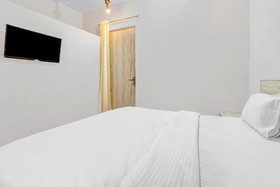 Hotel Larissa by OYO Rooms