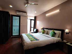 City Stay Hotel
