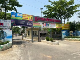 Goroomgo Omasha Residency Noida