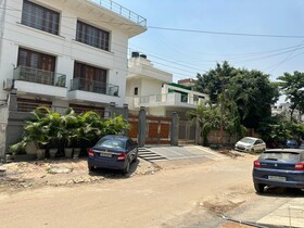 Goroomgo Omasha Residency Noida