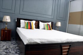 Goroomgo Omasha Residency Noida