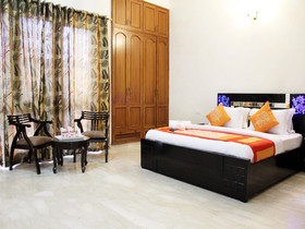 Hotel Ashray by OYO Rooms