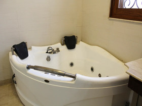 Hotel Ashray by OYO Rooms