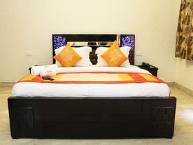 Hotel Ashray by OYO Rooms