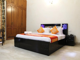 Hotel Ashray by OYO Rooms