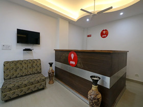 Hotel Petals Inn by OYO Rooms