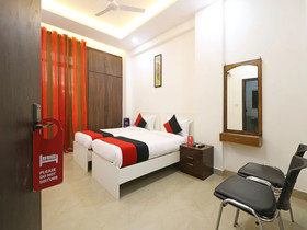 Hotel Petals Inn by OYO Rooms