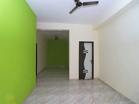 OYO 28366 National Hotel