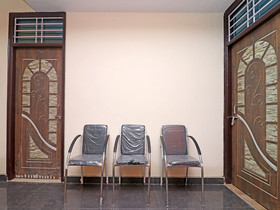 OYO 28366 National Hotel