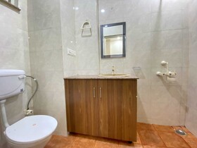 Hotel Vistacrest Noida Sector 35