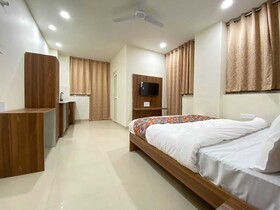 Hotel Vistacrest Noida Sector 35