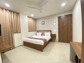 Hotel Vistacrest Noida Sector 35