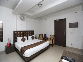 Le Crescent by Oyo Rooms