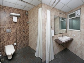 Le Crescent by Oyo Rooms