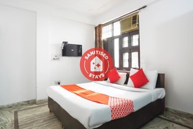 OYO 66305 Noida Palace