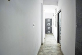 OYO 66305 Noida Palace