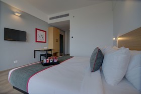 OYO Townhouse 70 Maula Ali Rd Knowledge Park III