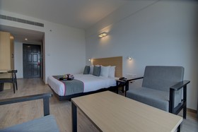 OYO Townhouse 70 Maula Ali Rd Knowledge Park III