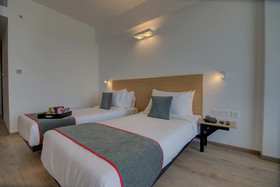 OYO Townhouse 70 Maula Ali Rd Knowledge Park III