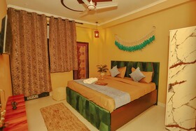 Roomshala Hotel Divine Inn