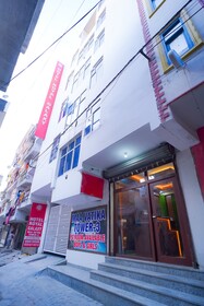 Roomshala Hotel Royal Galaxy