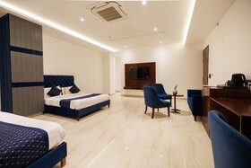 The Eliot Hotel & Banquet