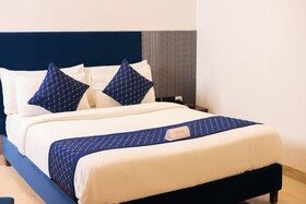 The Eliot Hotel & Banquet